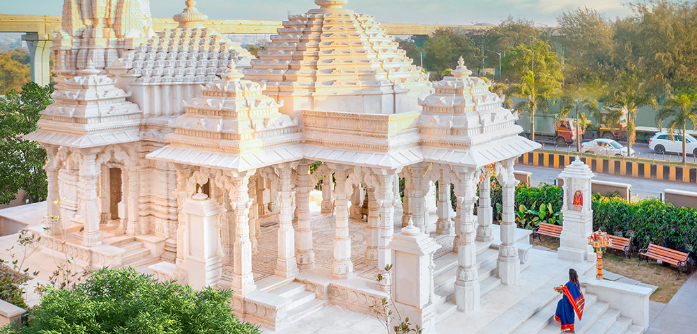 lodha-aura-new-cuffe-parade-wadala-jain-temple-view